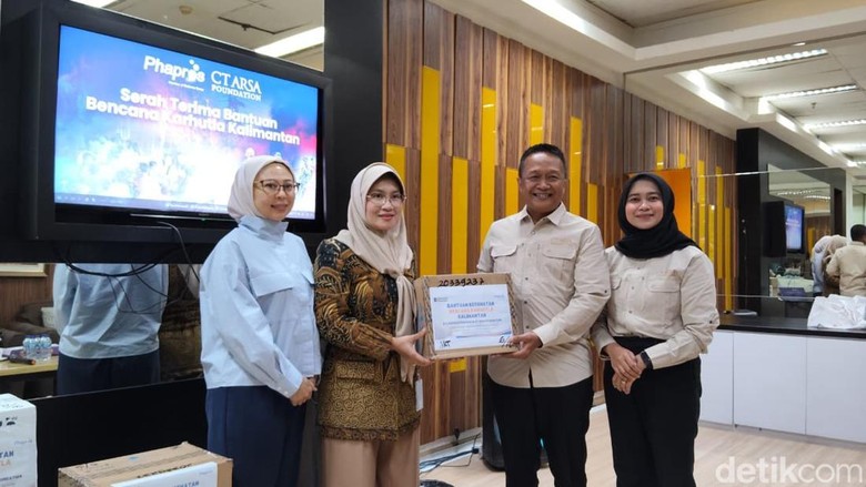 Gandeng CT ARSA, PT Phapros Salurkan Bantuan Korban Karhutla Kalimantan