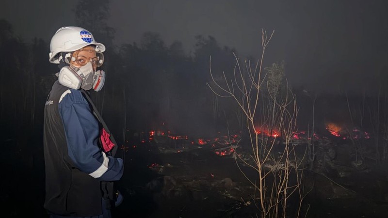 Ratna Galih Baru Tiba dari Tanah Suci Langsung ke Kalimantan Padamkan Karhutla
