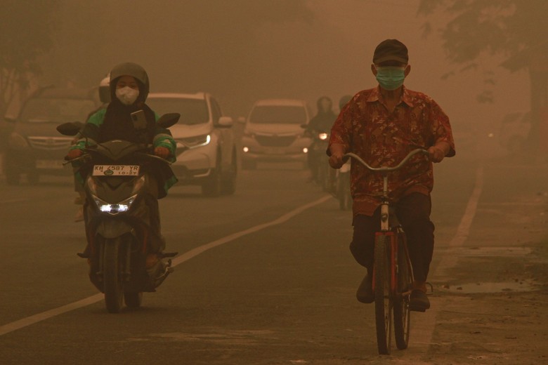 Hari Ke-10 Pemadaman Kebakaran Lahan Gambut di Riau