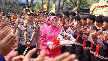 Polres Kepulauan Seribu Gelar Parade Penyambutan AKBP Wikha Ardilestanto - Infolitik
