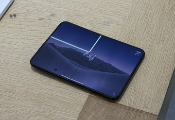 Misteri Layar iPhone Duo Rusak, Bakal Jadi Skandal Besar? - Infolitik
