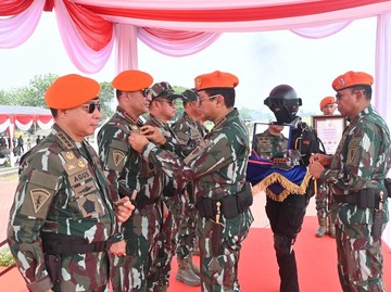Kapolri hingga Panglima Jadi Warga Kehormatan Korpasgat TNI AU - Infolitik