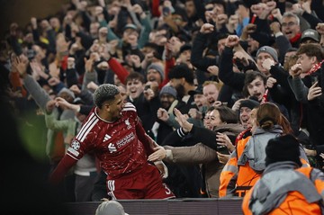 Van Dijk Tak Heran Fans Liverpool Langsung Mencintai Ronald Araujo
