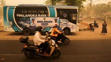 Ada 'Bus Oksigen' di Palangka Raya, Bantu Warga Terdampak Kabut Asap Karhutla - Infolitik