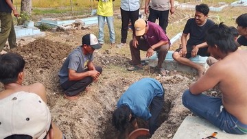Viral Makam 20 Tahun di Bekasi Dipindah gegara Beda Pilihan Pilkades - Infolitik