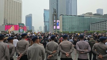Massa Aksi Sampaikan Aspirasi di Bundaran HI - Infolitik