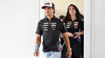 Martin Saja Kesulitan Sikat Gigi, Yakin Balapan di Sepang?