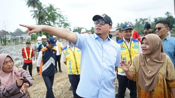 Andre Rosiade Kawal Pemulihan Pascabanjir Bandang di Lubuk Minturun Padang - Infolitik
