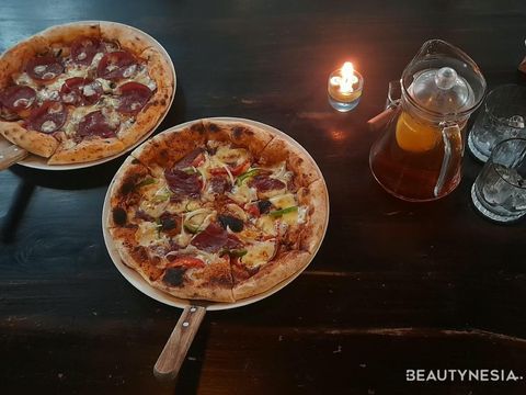 Barbeque Brisket dan Montanara, dua pizza best seller dari Napolino WoodFired Pizza