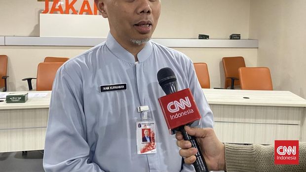 “Pilah sampah ini tidak hanya oleh masyarakat yang memang sudah berumah tangga, tetapi juga bisa menyentuh kepada lapisan yang masih juga pelajar-pelajar,” ujar Kepala Biro Pembangunan dan Lingkungan Hidup Setda DKI Jakarta Iwan Kurniawan, Jumat (30/10).
