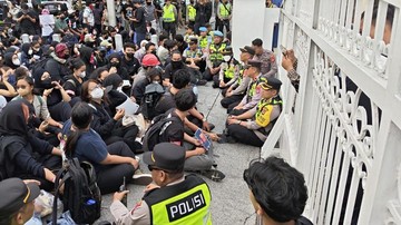 Kapolda DIY Apresiasi Massa Tertib Sampaikan Aspirasi, Pastikan Situasi Aman - Infolitik