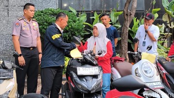 Polda Metro Ungkap Kasus Curanmor, 17 Motor Curian Dikembalikan ke Pemilik - Infolitik
