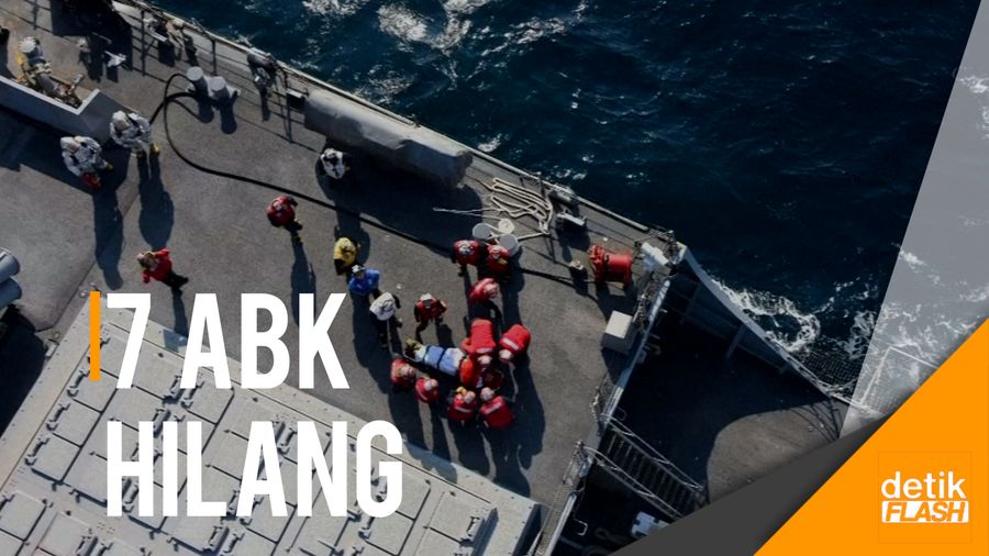 Rusaknya Kapal USS Fitzgerald yang Tabrak Kapal Kontainer