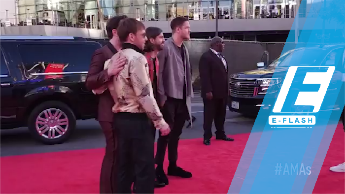 Gaya Selebriti Bersama Pasangan di Red Carpet AMA 2017