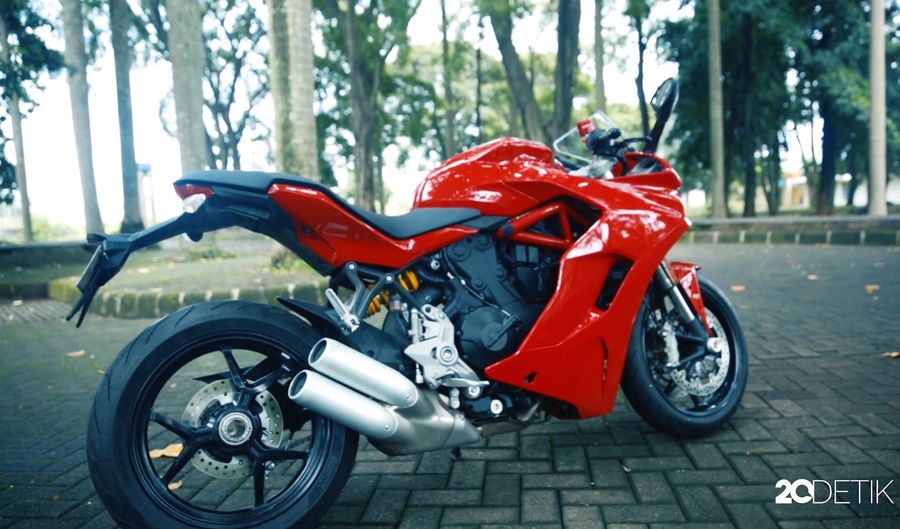 Menjinakkan Motor Supersport Tercantik di Dunia