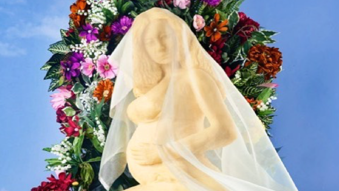Wow! Foto Hamil Beyonce Diubah Jadi Patung Keju
