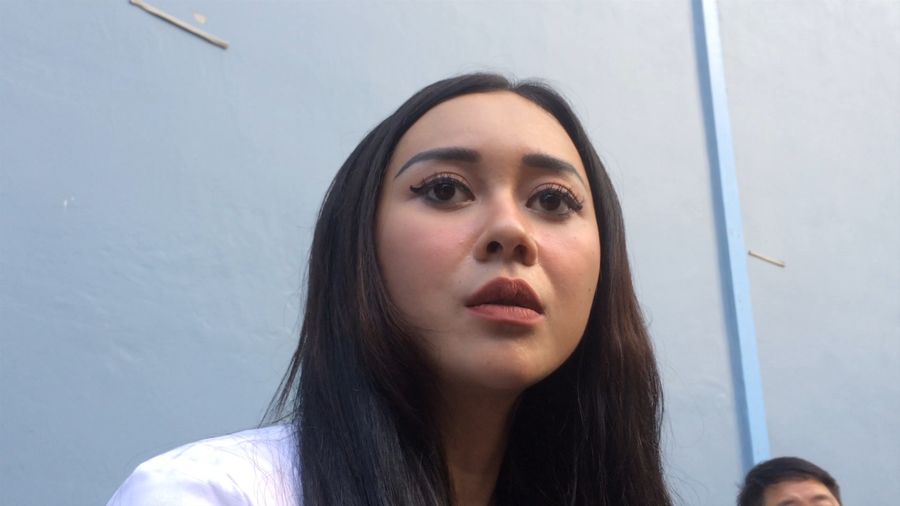 Dekat Dengan Beberapa Lelaki, Ini Jawaban Aura Kasih