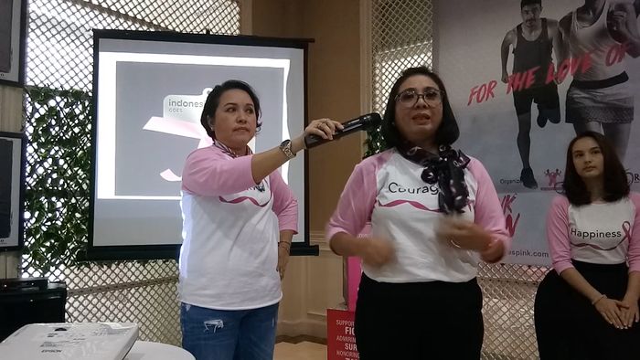 Raba dan Remas, Ini Video Periksa Payudara yang Benar