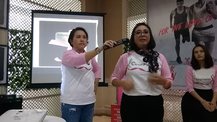 Raba dan Remas, Ini Video Periksa Payudara yang Benar