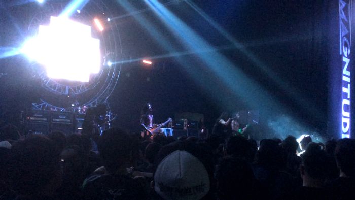 Aksi Siksakubur yang Menenangkan Hammersonic 2017
