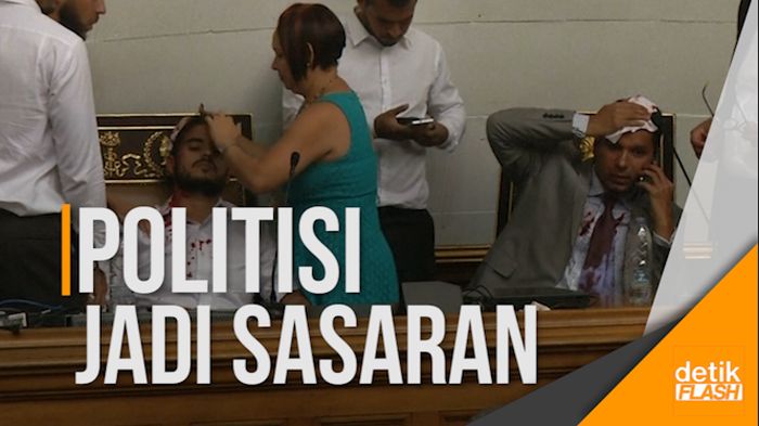 Massa Pro-Pemerintah Serang Parlemen Venezuela