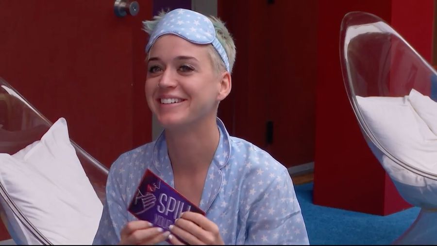 Katy Perry Urutkan Kemampuan Mantan Pacar di Ranjang