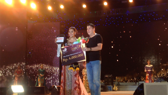 Shania Shree Maharani Raih Gelar Miss Jakarta Fair 2017