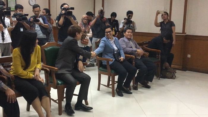 Resmi Cerai, Aming Evelyn Masih Bisa Rujuk Lagi?