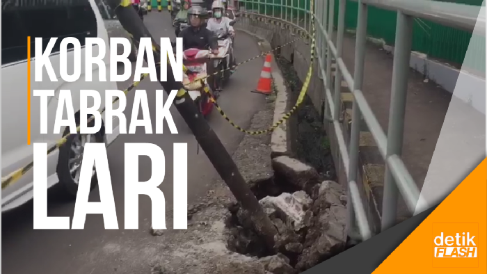Beda Nasib, Tiang Listrik Ini Sungguh Memprihatinkan
