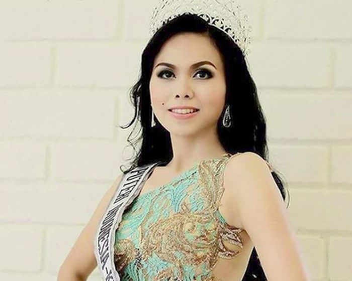 Meninggal Dunia, Jean Patty Pakai Mahkota Saat Disemayamkan