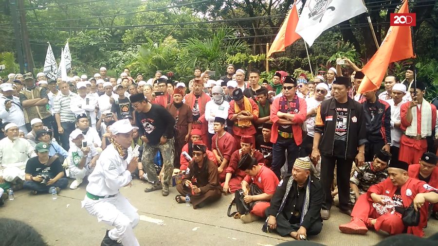 Ciat! Inilah Aksi Laskar FPI di Sidang Ahok