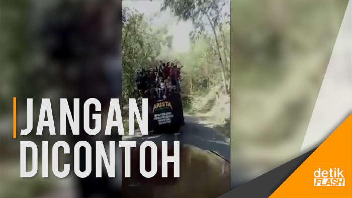  Truk Ambruk Tak Kuat Tampung Penumpang