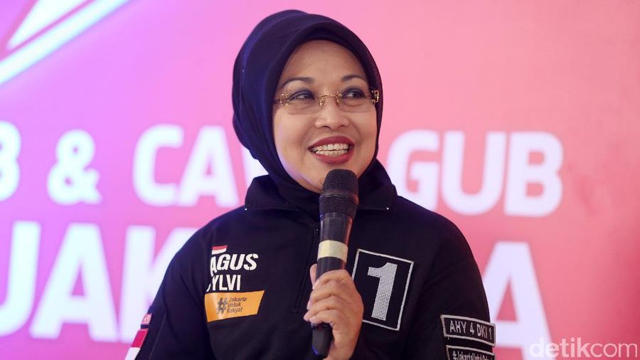 Blak-blakan: Saat Agus-Sylvi Digoda Teamlo