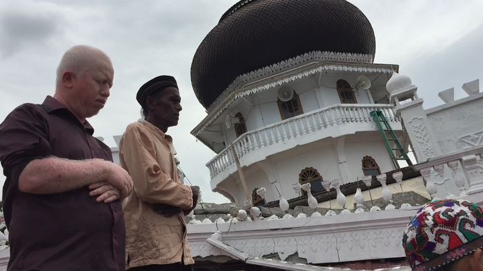 Khusyuknya Salat Jumat di Kuta Pangwa