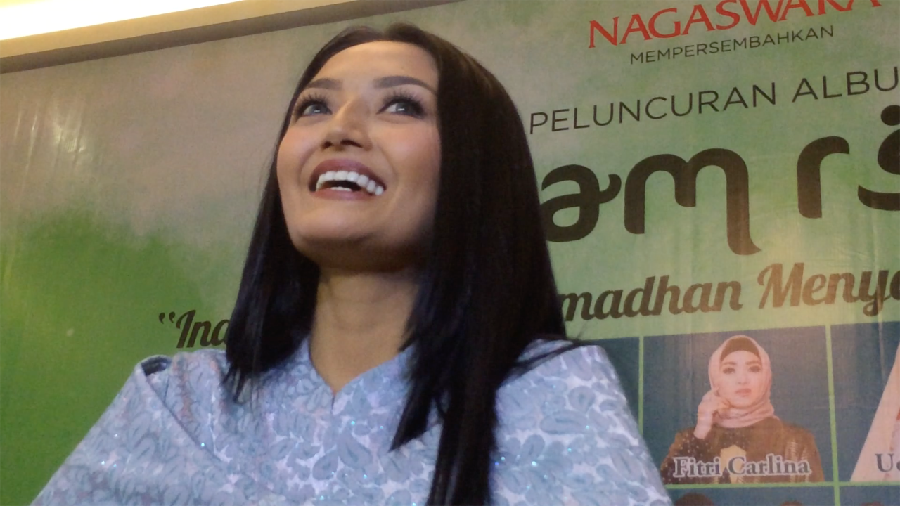 Siti Badriah Kolaborasi dengan Zaskia Gotik di Lagu Tobat