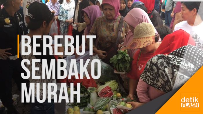 Warga Antusias Belanja Sembako Murah di Car Free Day