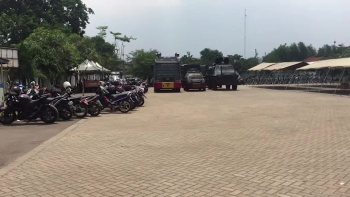 400 Aparat Sambut Bonek di Stadion Tugu