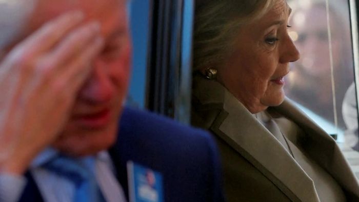 Gaya Hillary dan Trump Saat Berikan Suara Mereka