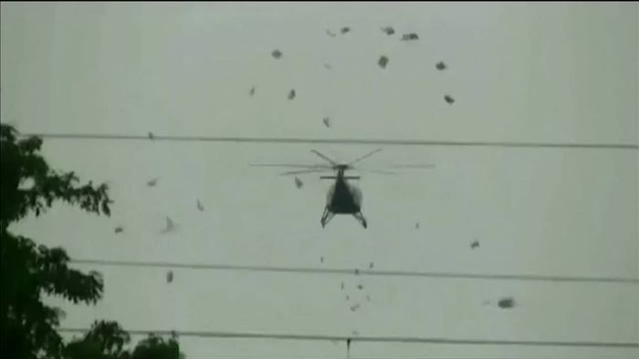 Penampakan Heli Polisi Sebar Maklumat Demo 2 Desember