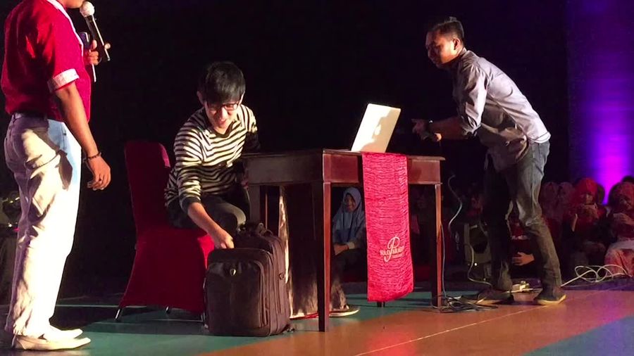 Asyiknya Diajarin Eka Gustiwana Bikin Speech Composing