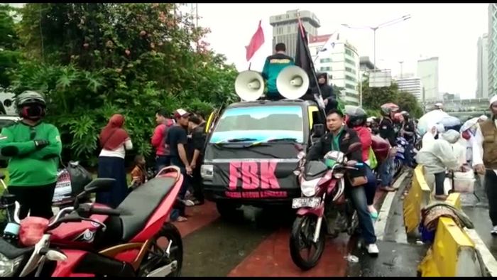 Sebagian Massa KSPI Bergerak Menuju Balai Kota