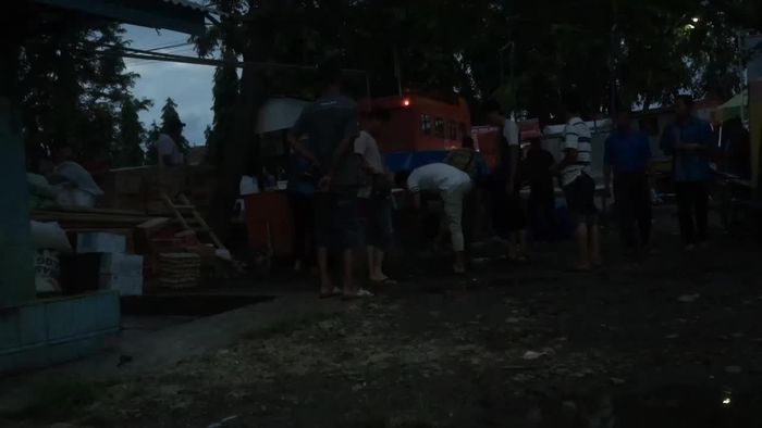 Indahnya Berbagi Air Wudu di Tengah Bencana 