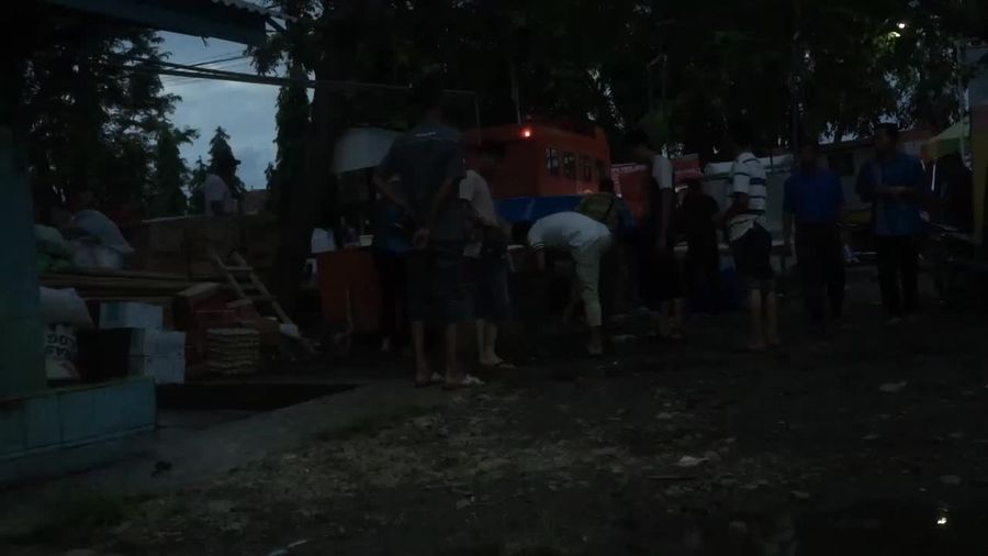 Indahnya Berbagi Air Wudu di Tengah Bencana 