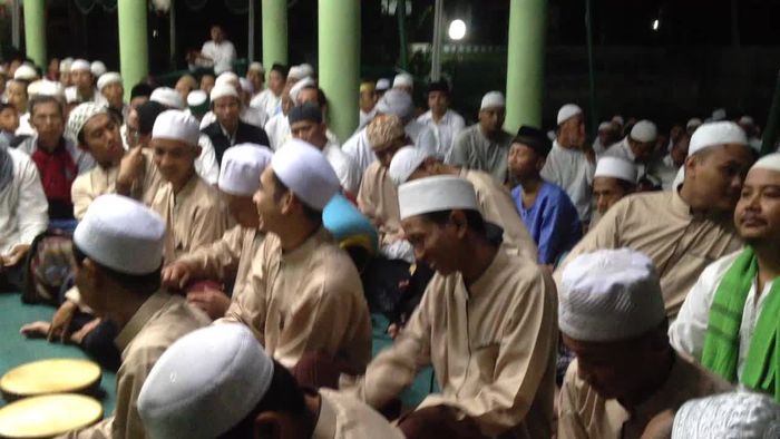 Kasidah Ramaikan Aksi Salat Subuh Berjamaah