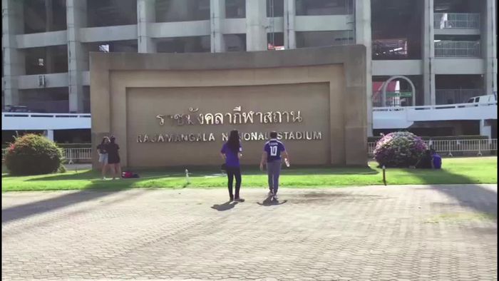 Gaya Suporter Indonesia di Stadion Rajamangala
