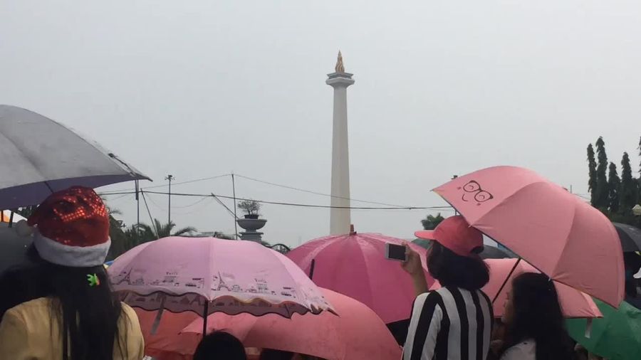 Mereka Ibadah Natal di Depan Istana Negara