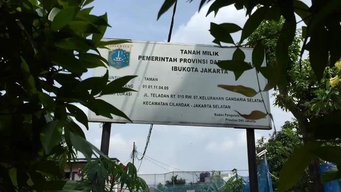 Gadis Ahok Ajak Masyarakat Peduli Lingkungan 