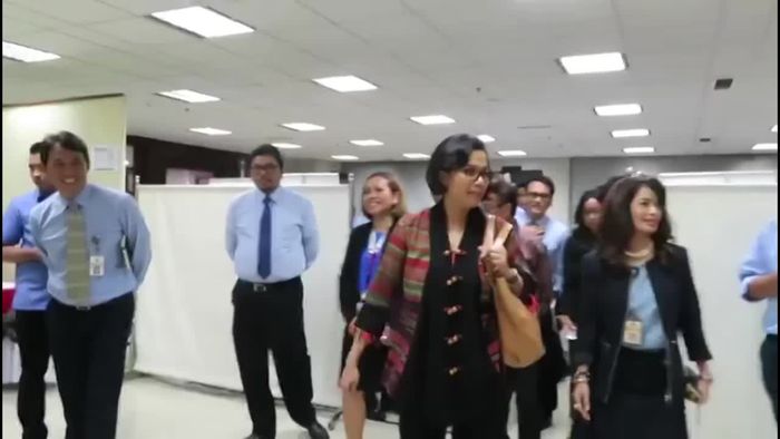 Bu Menteri Sri Mulyani Sidak Antrean Tax Amnesty