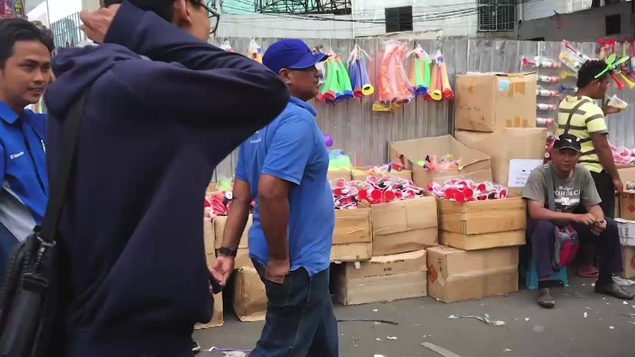 Pedagang Trompet dan Omzet yang Tak Seberapa