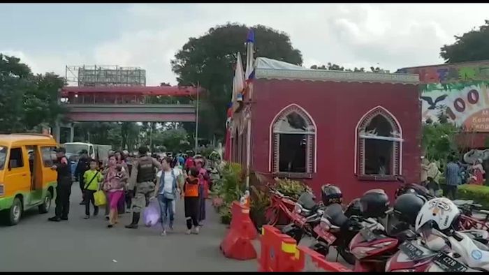 Kebun Binatang Surabaya Dijejali Ribuan Pengunjung